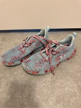 NOBULL Light Blue Mesh floral Athletic Shoes w8.5 m7